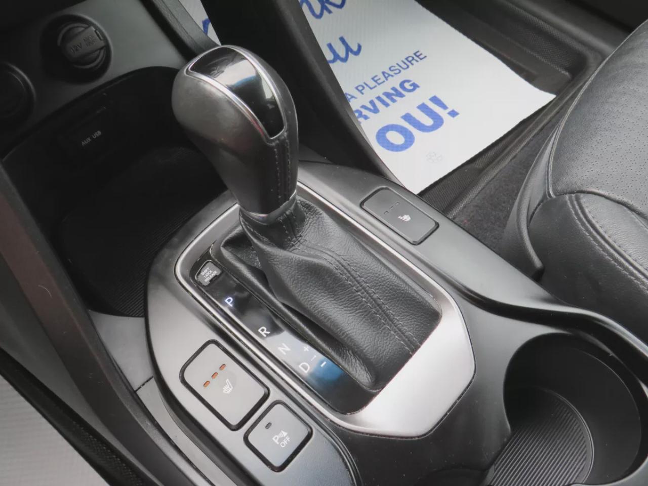 2014 Hyundai Santa Fe XL Luxury (**ONE OWNER**AWD**6 SEATER**ALLOY WHEELS**FOG LIGHTS**LEATHER** POWER DRIVERS/PASSENGERS SEAT**PANORAMIC SUNROOF**2ND ROW CAPTAINS CHAIRS**3RD ROW OF SEATING**POWER DRIVERS SEAT**HEATED STEERING WHEEL**BLIND SPOT MONITORING**AUTO HEADLIGHTS**BA Photo