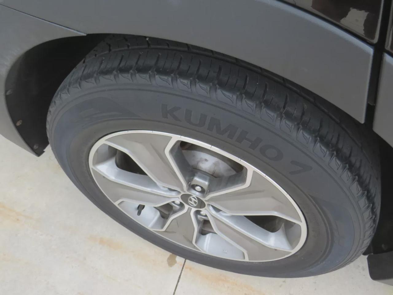 2014 Hyundai Santa Fe XL Luxury (**ONE OWNER**AWD**6 SEATER**ALLOY WHEELS**FOG LIGHTS**LEATHER** POWER DRIVERS/PASSENGERS SEAT**PANORAMIC SUNROOF**2ND ROW CAPTAINS CHAIRS**3RD ROW OF SEATING**POWER DRIVERS SEAT**HEATED STEERING WHEEL**BLIND SPOT MONITORING**AUTO HEADLIGHTS**BA Photo