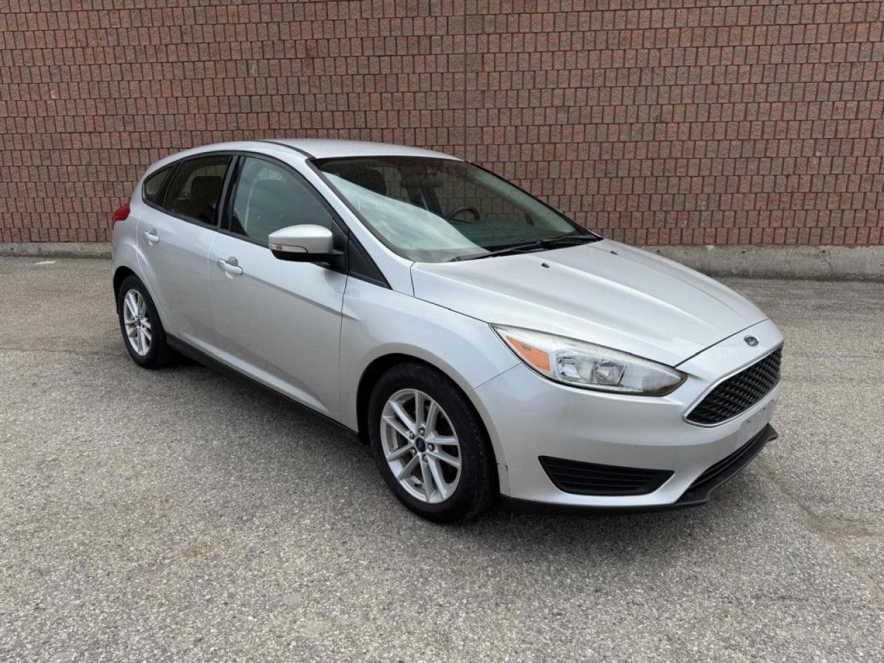 2017 Ford Focus SE | CLEAN CARFAX | BLUETOOTH | BACK UP CAM | HEATED SEATS & STEERING - Photo #8