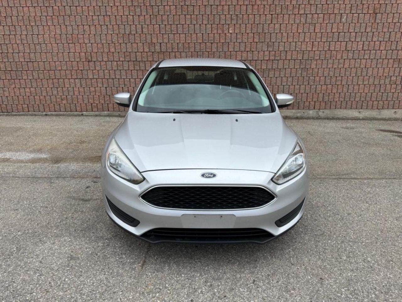2017 Ford Focus SE | CLEAN CARFAX | BLUETOOTH | BACK UP CAM | HEATED SEATS & STEERING - Photo #9