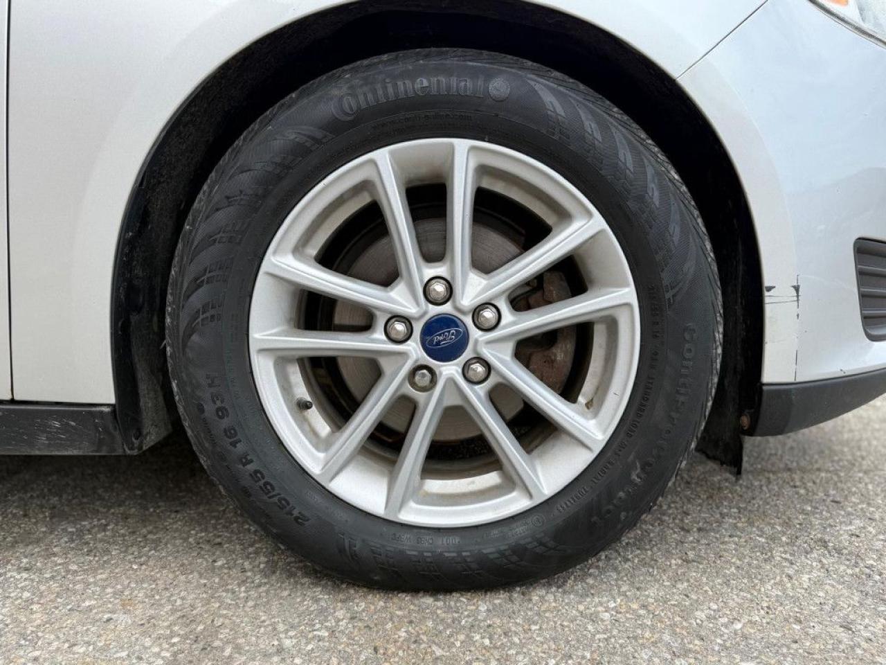 2017 Ford Focus SE | CLEAN CARFAX | BLUETOOTH | BACK UP CAM | HEATED SEATS & STEERING - Photo #14