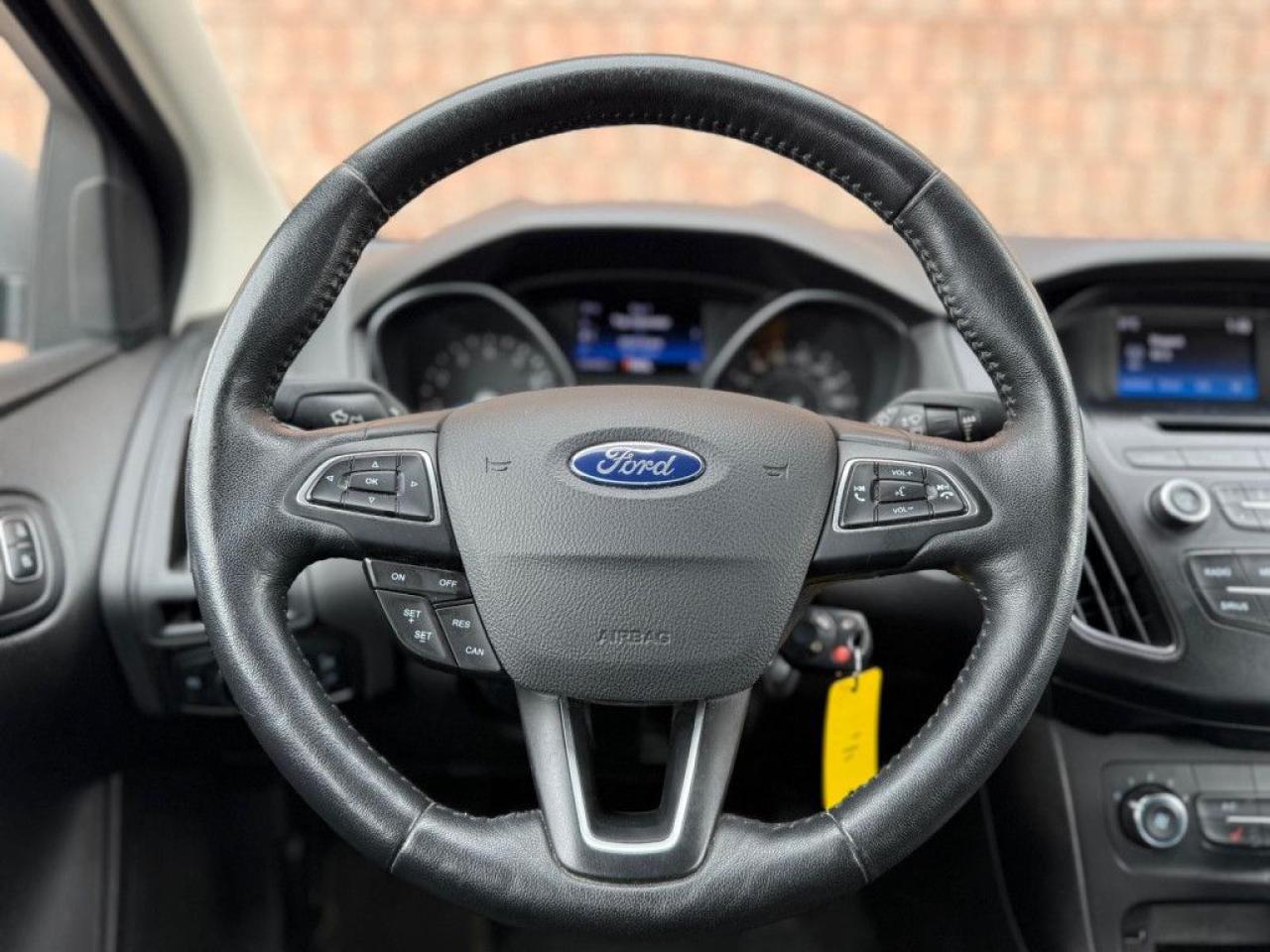 2017 Ford Focus SE | CLEAN CARFAX | BLUETOOTH | BACK UP CAM | HEATED SEATS & STEERING - Photo #20