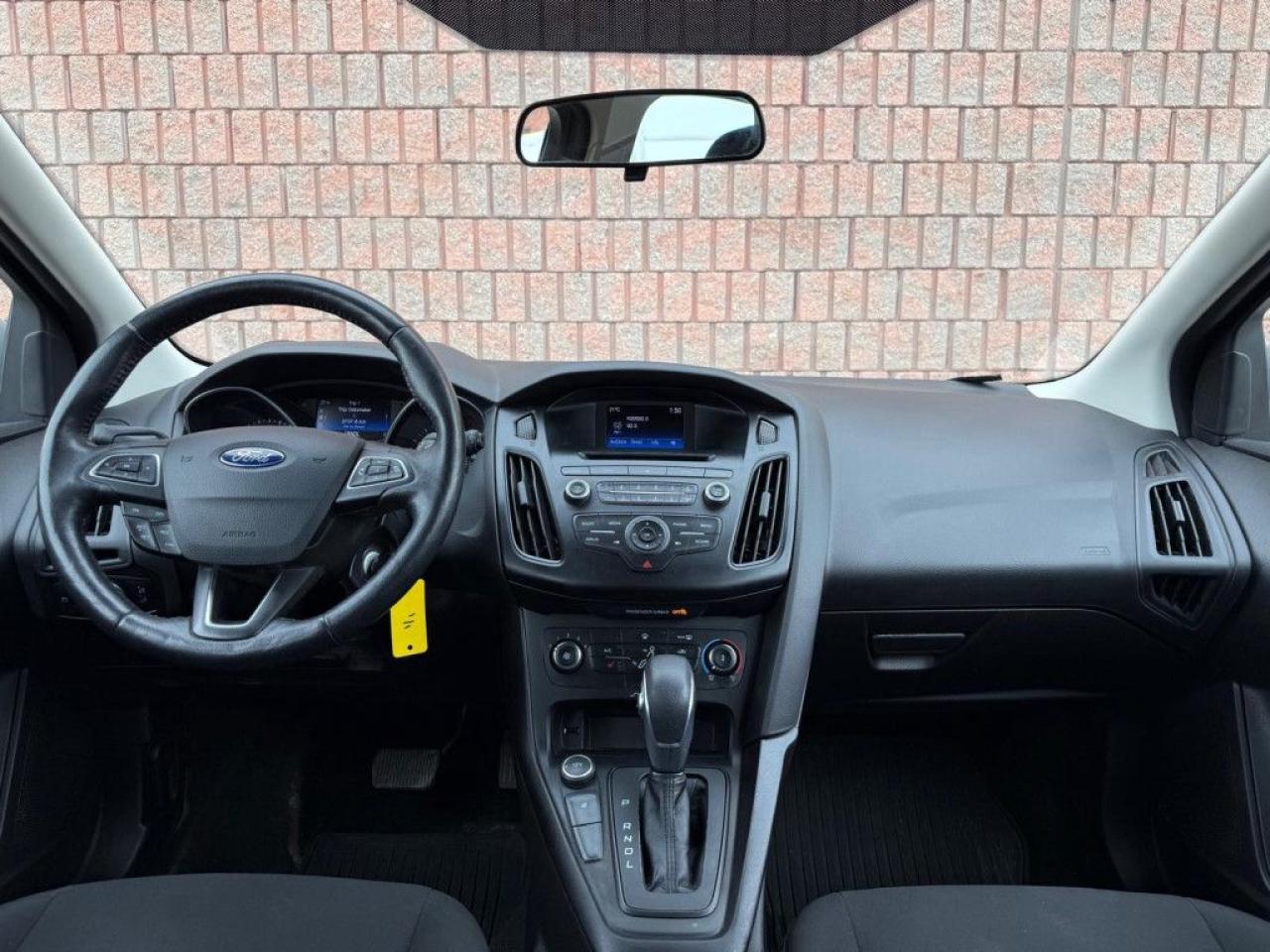 2017 Ford Focus SE | CLEAN CARFAX | BLUETOOTH | BACK UP CAM | HEATED SEATS & STEERING - Photo #23