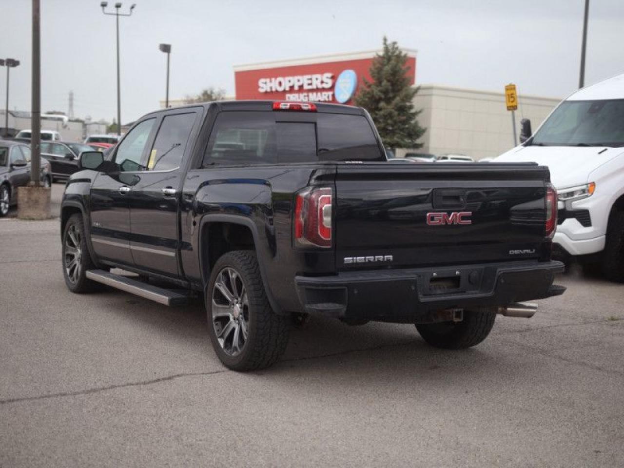 2016 GMC Sierra 1500 Denali  **SUNROOF - COOLED SEATS** Photo3