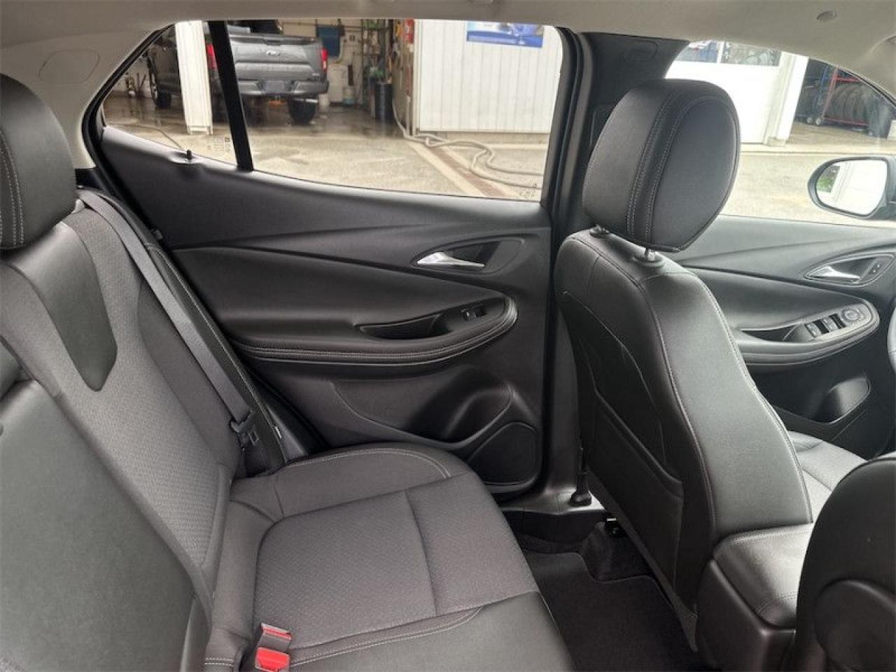 2025 Buick Encore GX Preferred AWD  - Low Mileage Photo5