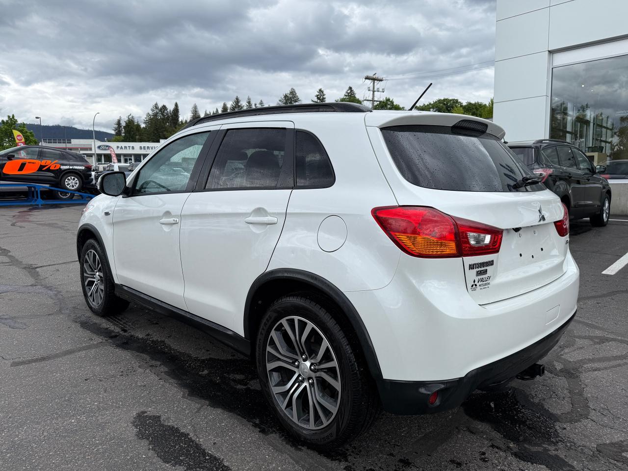 2016 Mitsubishi RVR GT Photo2