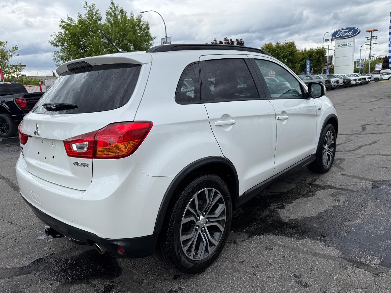 2016 Mitsubishi RVR GT Photo4