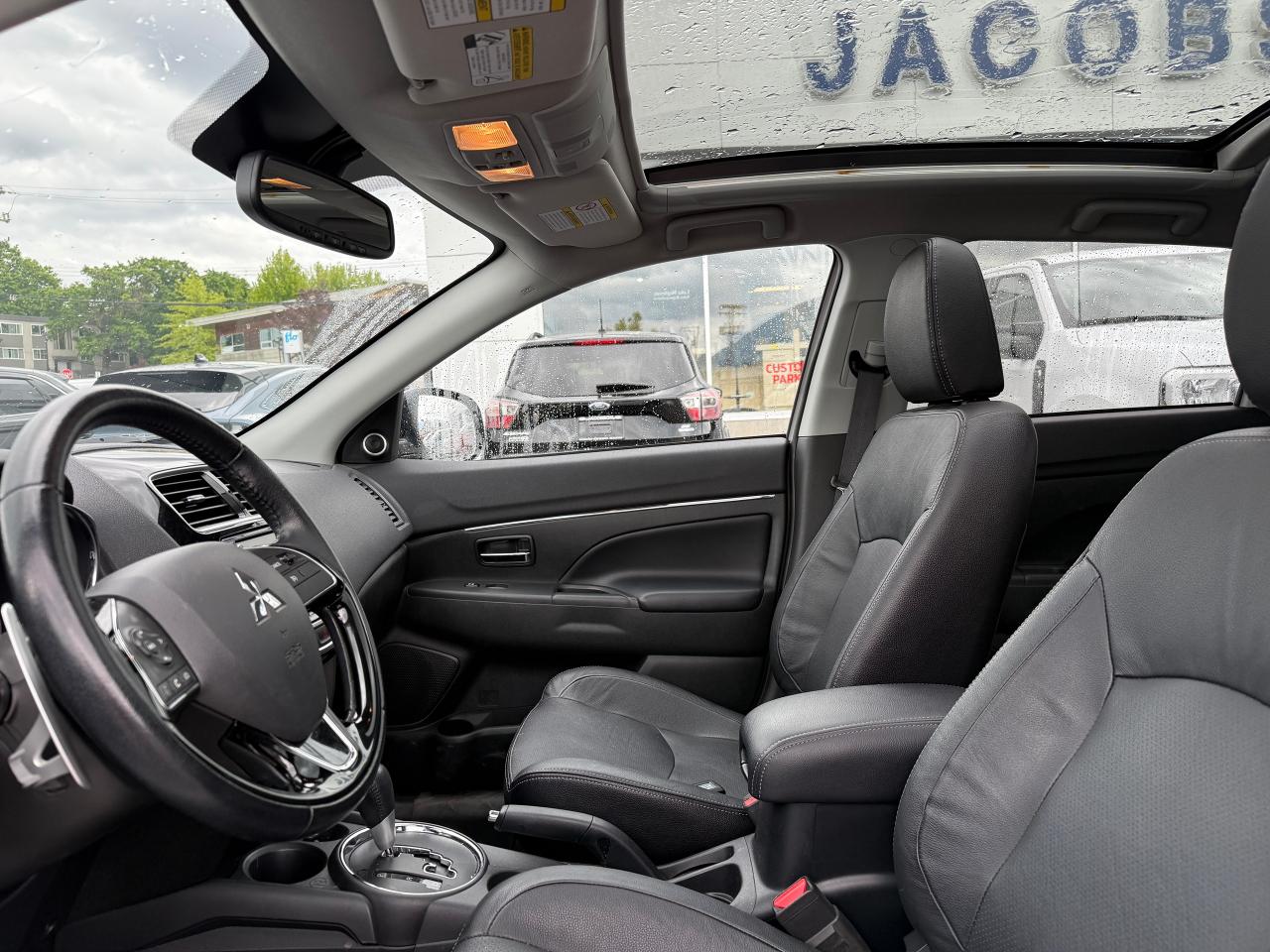2016 Mitsubishi RVR GT Photo5