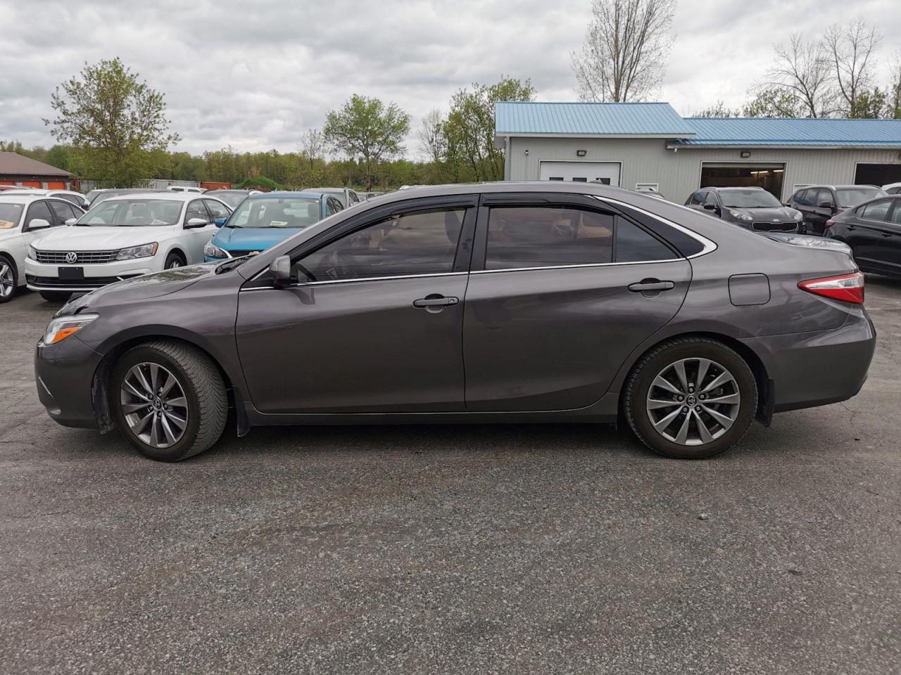 2015 Toyota Camry XLE V6 - Photo #3