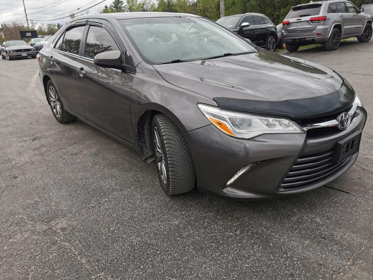 2015 Toyota Camry XLE V6 - Photo #8