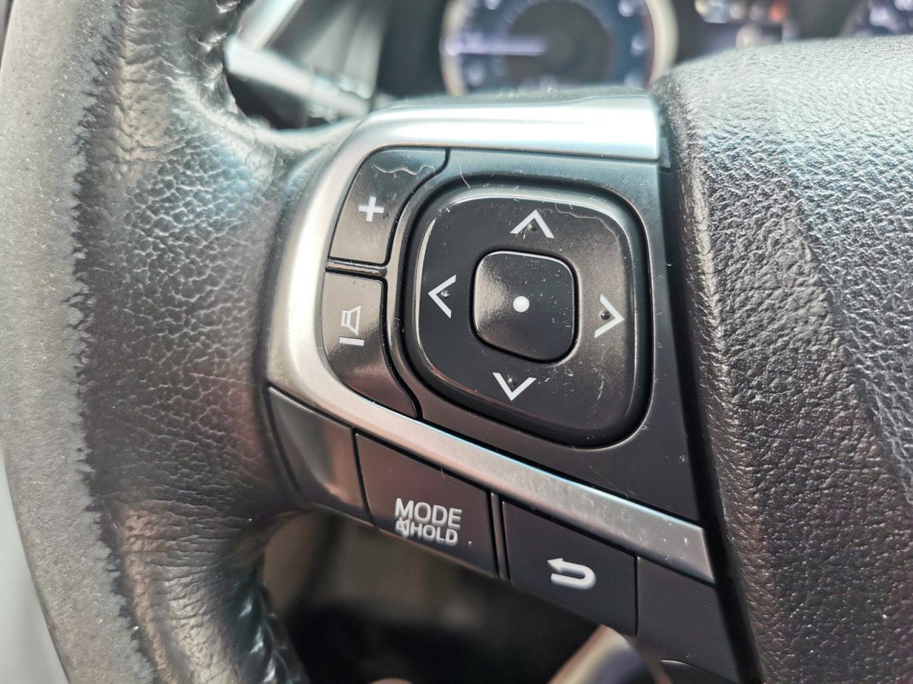 2015 Toyota Camry XLE V6 - Photo #24