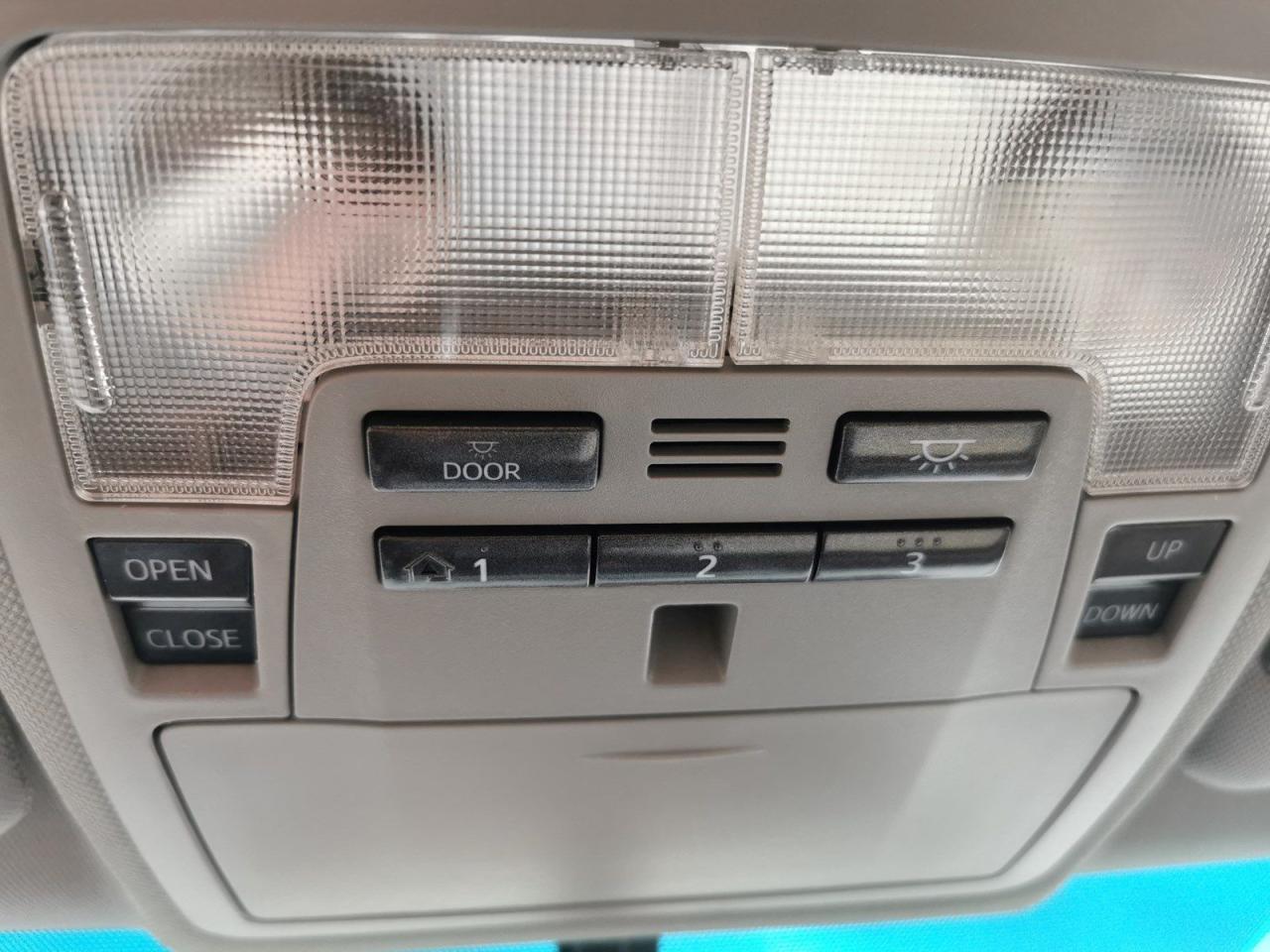 2015 Toyota Camry XLE V6 - Photo #31