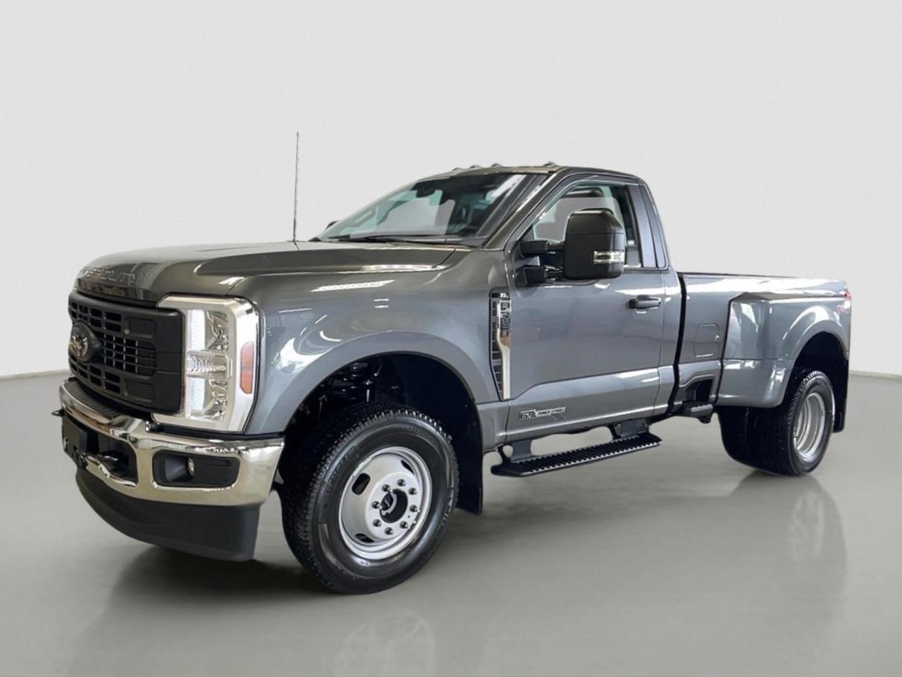 New 2025 Ford F-350 Super Duty DRW XL 4WD Reg Cab 145