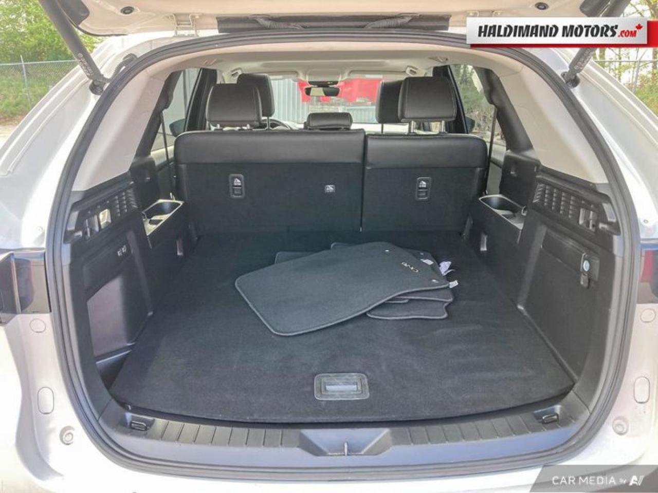 2025 Mazda CX-70 MHEV GS-L AWD | Leather | Adaptive Cruise | Sunroof Photo