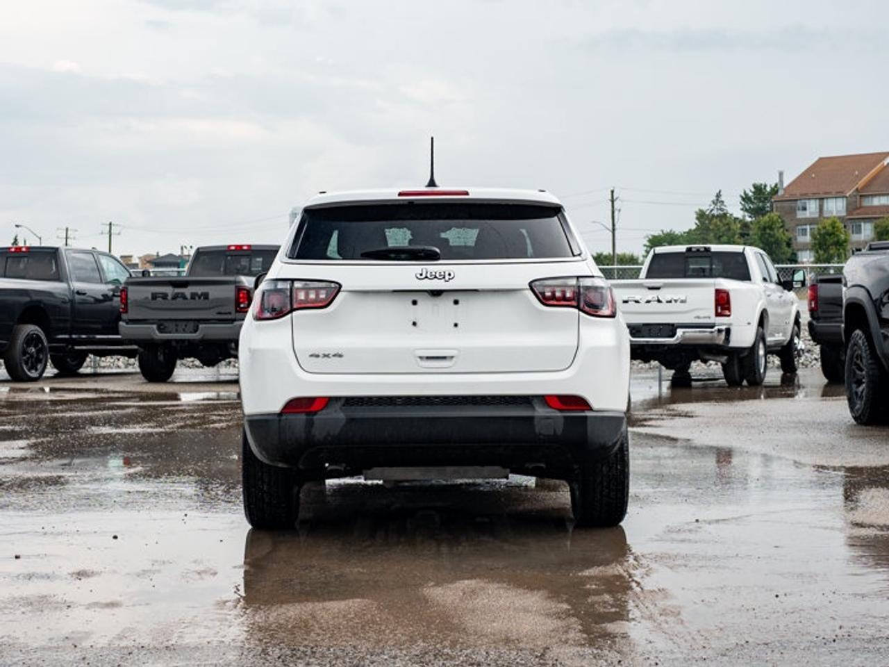 2025 Jeep Compass Sport Photo