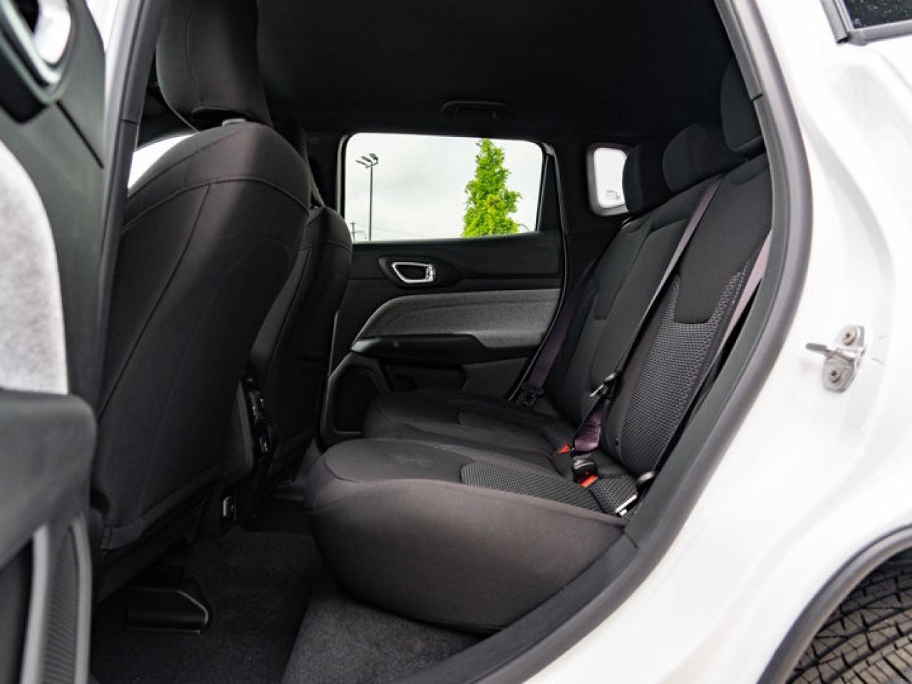 2025 Jeep Compass Sport Photo