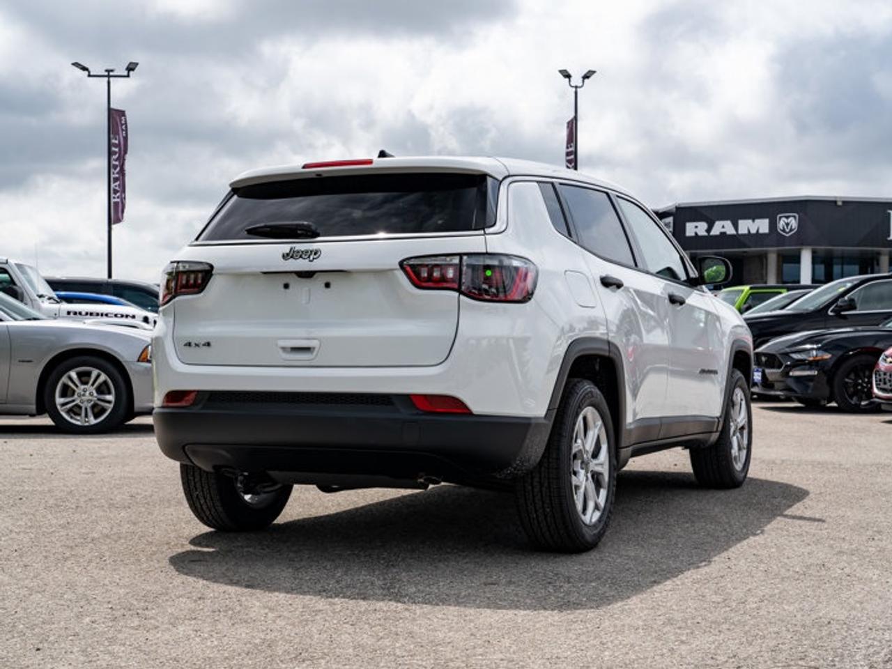 2025 Jeep Compass Sport Photo