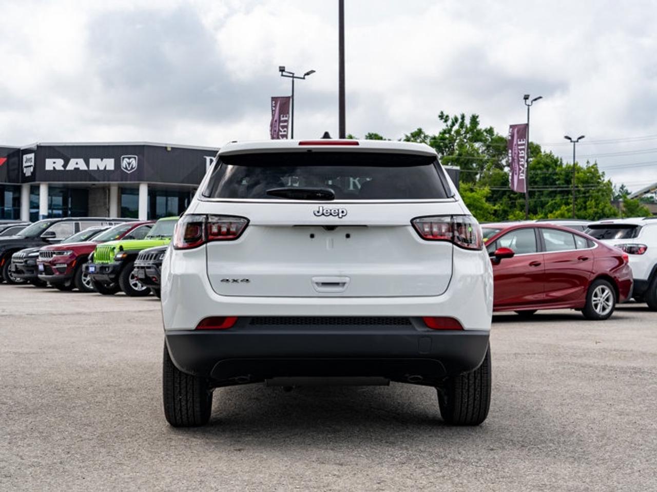 2025 Jeep Compass Sport Photo