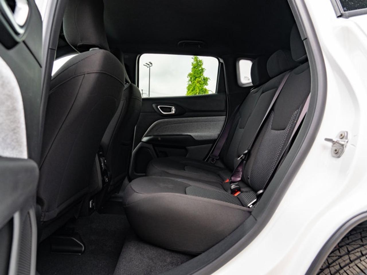 2025 Jeep Compass Sport Photo