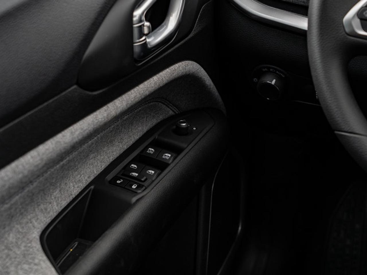 2025 Jeep Compass Sport Photo