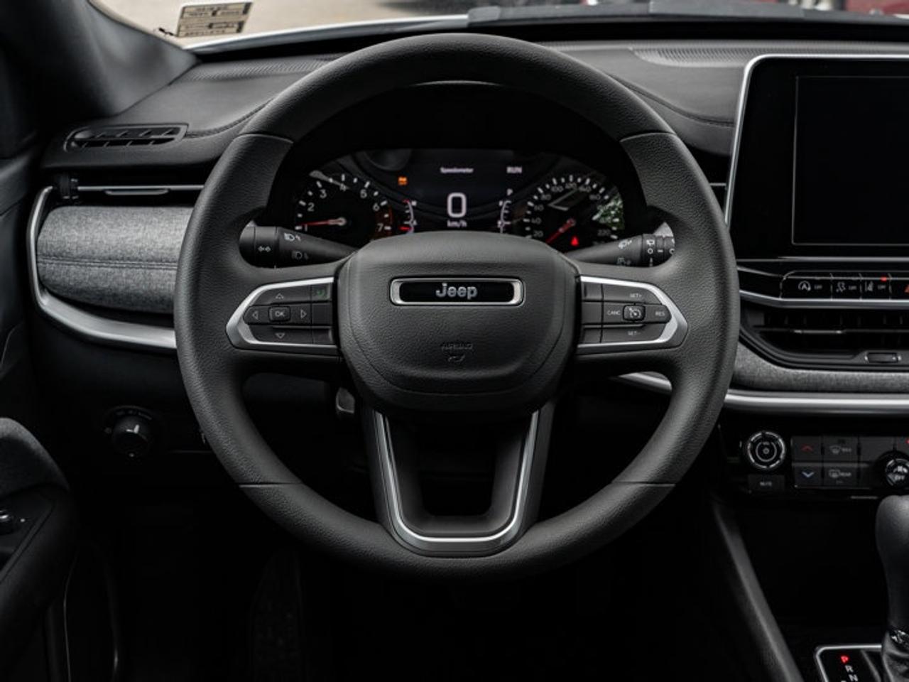 2025 Jeep Compass Sport Photo