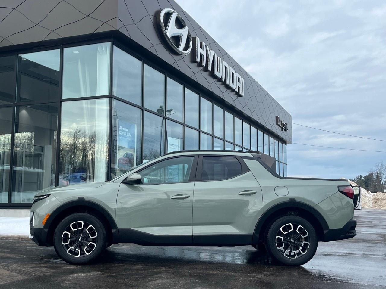 2022 Hyundai Santa Cruz Preferred AWD w/Trend Pkg Photo2