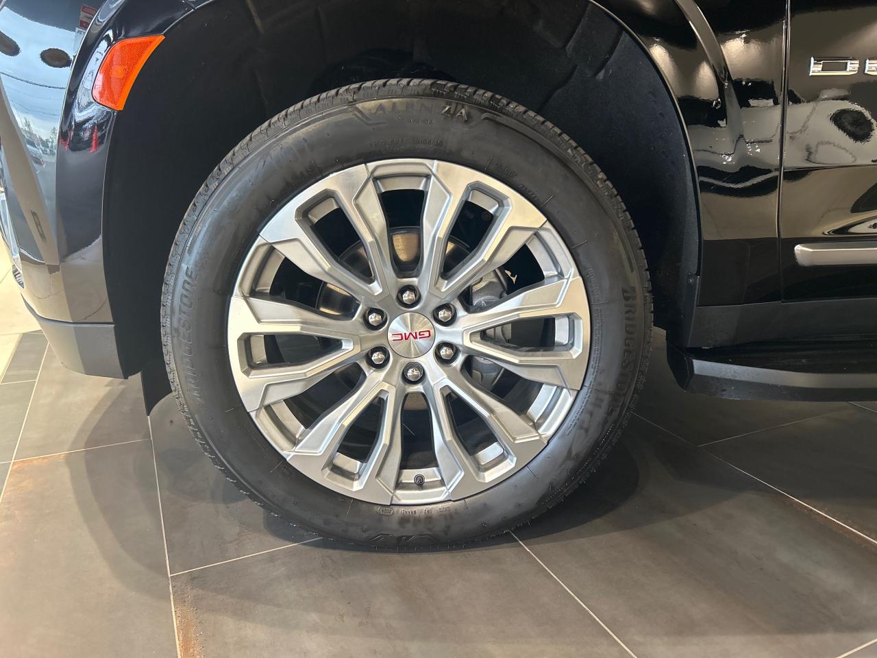 2024 GMC Yukon XL 4WD 4DR DENALI Photo