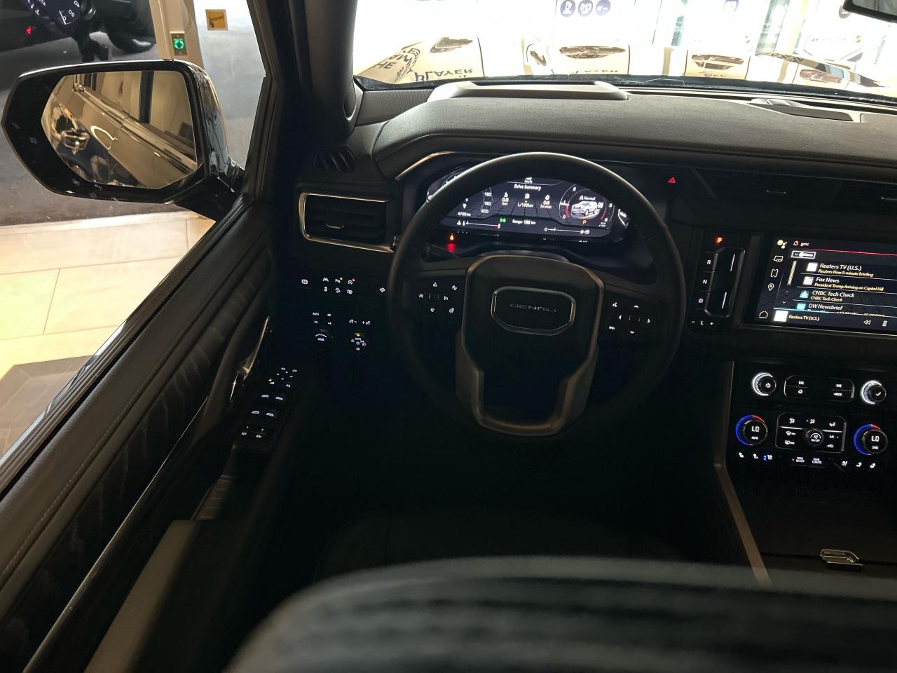 2024 GMC Yukon XL 4WD 4DR DENALI Photo