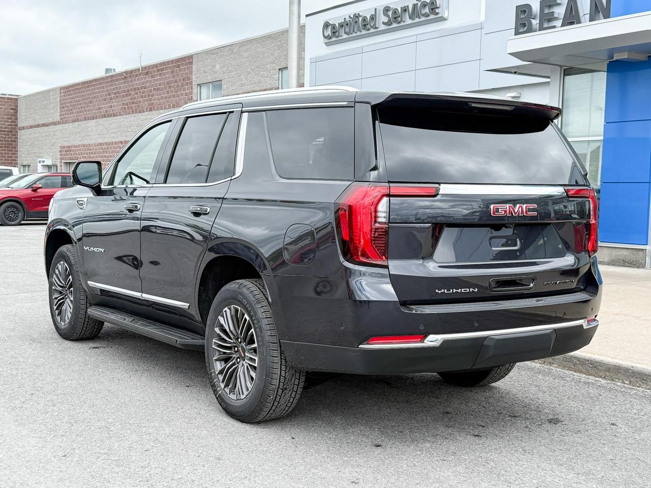 2025 GMC Yukon Elevation 5.3L V8 WITH REMOTE START/ENTRY, HEATED SEATS, HEATED STEERING WHEEL, POWER LIFTGATE, HD SURROUND VISION, BOSE SPEAKER SYSTEM Photo