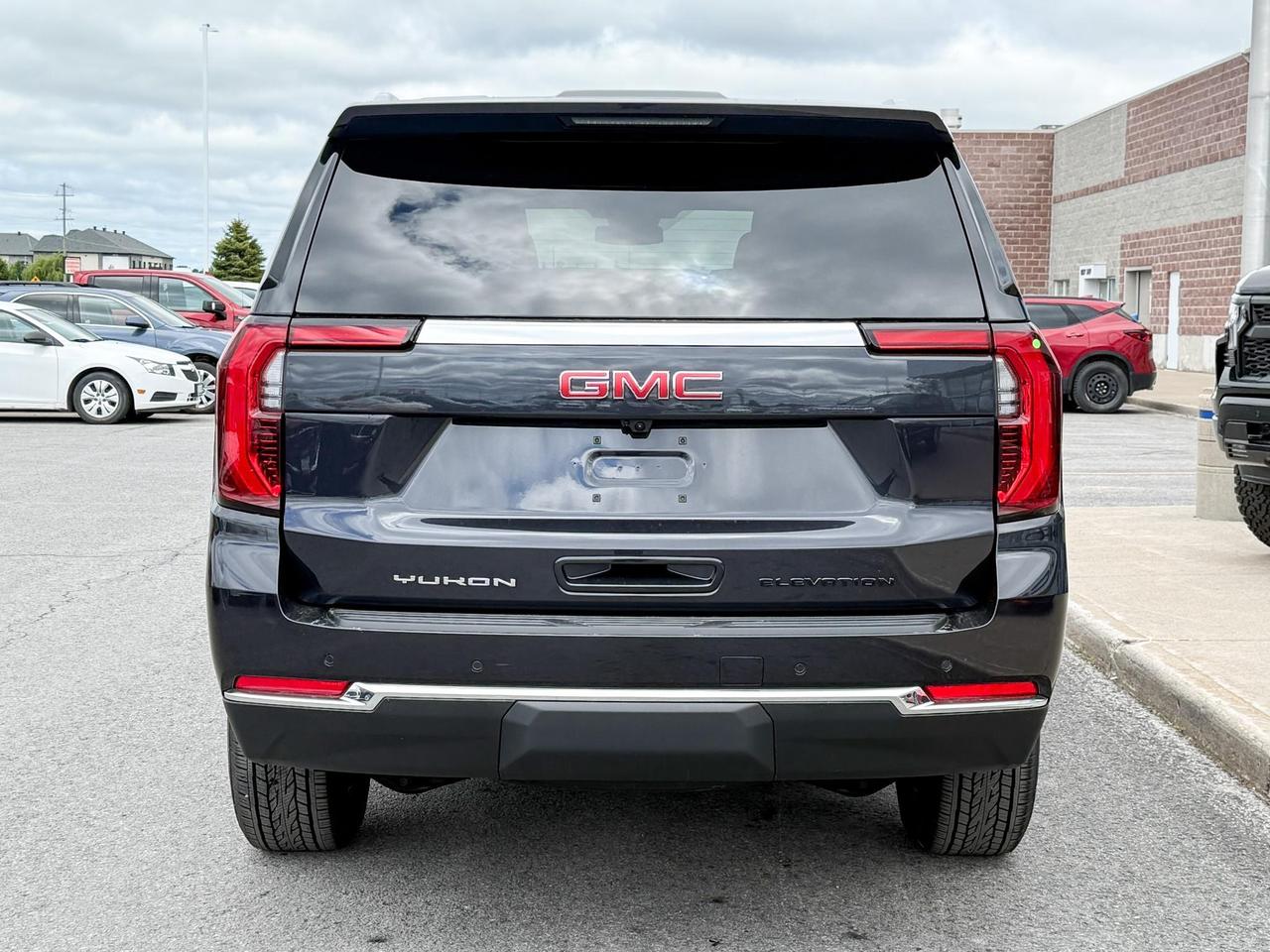2025 GMC Yukon Elevation 5.3L V8 WITH REMOTE START/ENTRY, HEATED SEATS, HEATED STEERING WHEEL, POWER LIFTGATE, HD SURROUND VISION, BOSE SPEAKER SYSTEM Photo