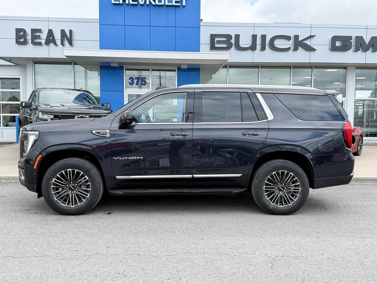 2025 GMC Yukon Elevation 5.3L V8 WITH REMOTE START/ENTRY, HEATED SEATS, HEATED STEERING WHEEL, POWER LIFTGATE, HD SURROUND VISION, BOSE SPEAKER SYSTEM Photo