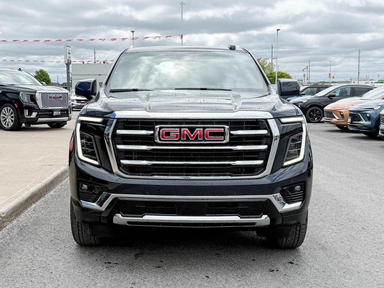 2025 GMC Yukon Elevation 5.3L V8 WITH REMOTE START/ENTRY, HEATED SEATS, HEATED STEERING WHEEL, POWER LIFTGATE, HD SURROUND VISION, BOSE SPEAKER SYSTEM Photo