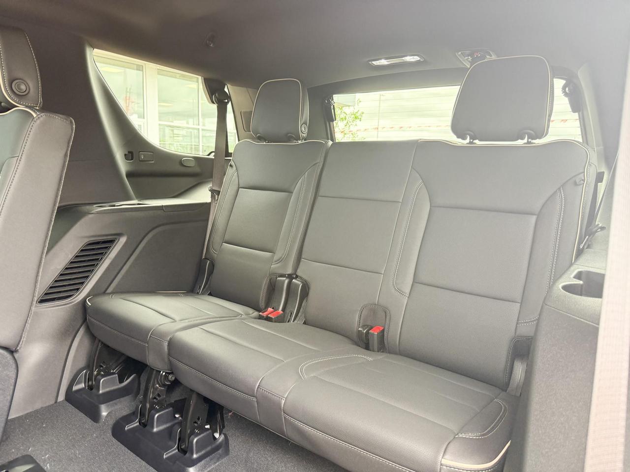 2025 GMC Yukon Elevation 5.3L V8 WITH REMOTE START/ENTRY, HEATED SEATS, HEATED STEERING WHEEL, POWER LIFTGATE, HD SURROUND VISION, BOSE SPEAKER SYSTEM Photo