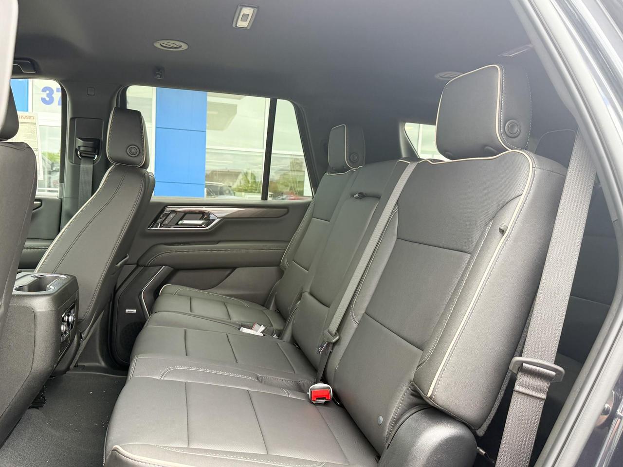 2025 GMC Yukon Elevation 5.3L V8 WITH REMOTE START/ENTRY, HEATED SEATS, HEATED STEERING WHEEL, POWER LIFTGATE, HD SURROUND VISION, BOSE SPEAKER SYSTEM Photo