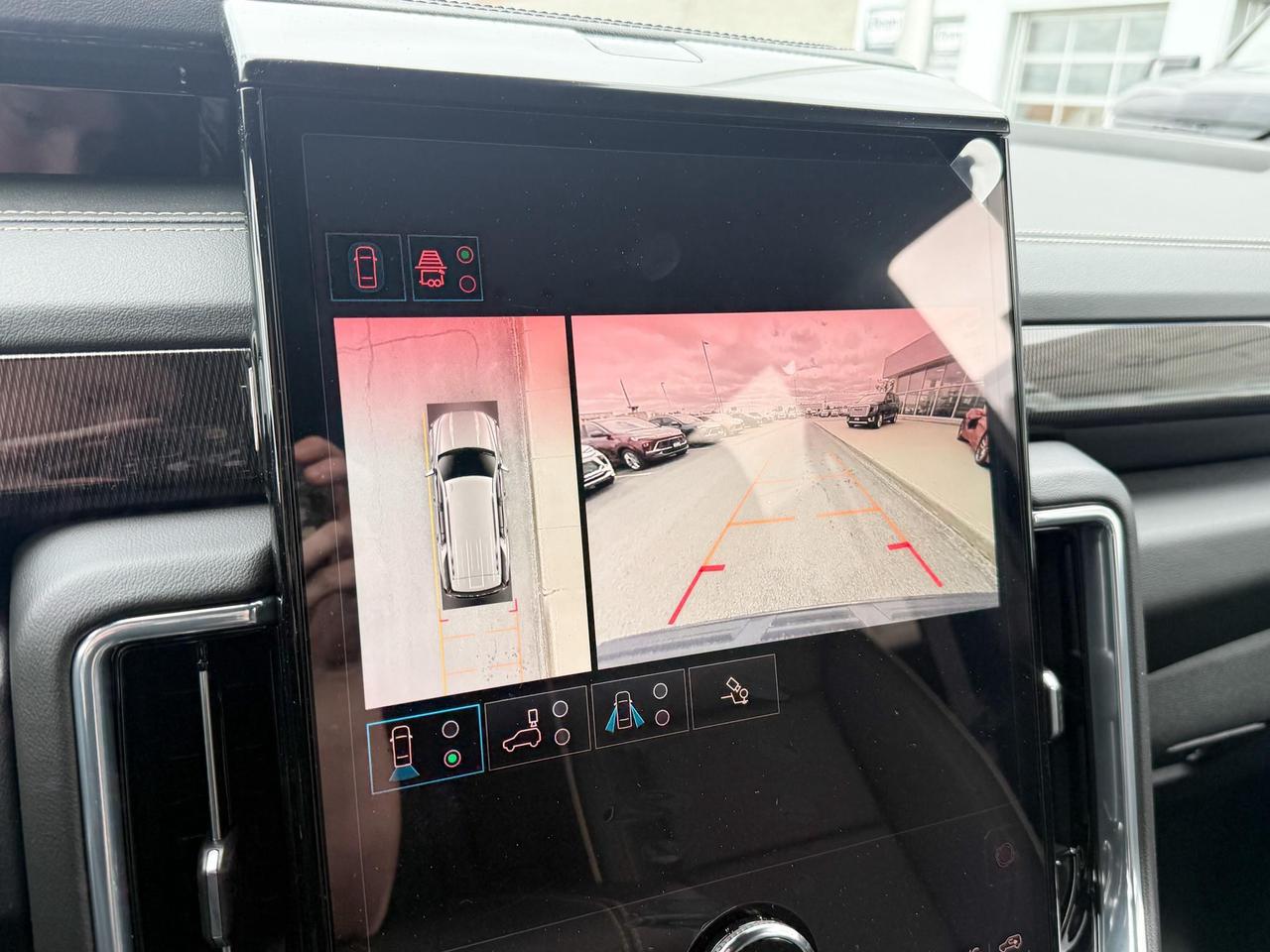 2025 GMC Yukon Elevation 5.3L V8 WITH REMOTE START/ENTRY, HEATED SEATS, HEATED STEERING WHEEL, POWER LIFTGATE, HD SURROUND VISION, BOSE SPEAKER SYSTEM Photo