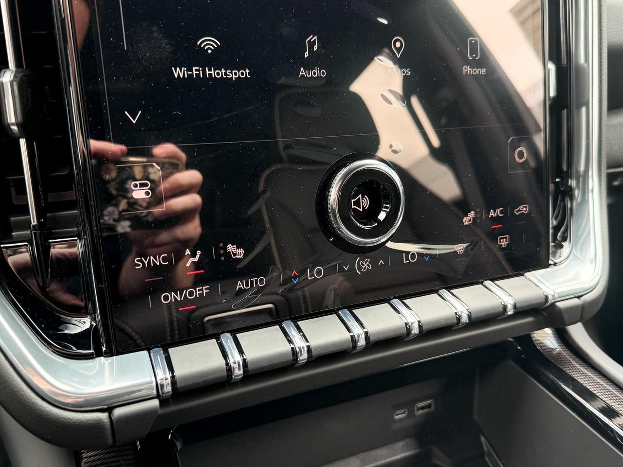 2025 GMC Yukon Elevation 5.3L V8 WITH REMOTE START/ENTRY, HEATED SEATS, HEATED STEERING WHEEL, POWER LIFTGATE, HD SURROUND VISION, BOSE SPEAKER SYSTEM Photo