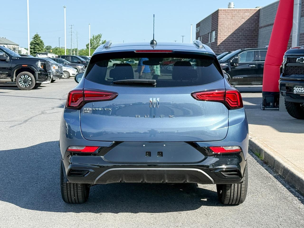2025 Buick Encore GX Sport Touring 1.3L 3CYL WITH REMOTE START/ENTRY, HEATED SEATS, HEATED STEERING WHEEL, HD REAR VISION CAMERA, APPLE CARPLAY AND ANDROID AUTO Photo3