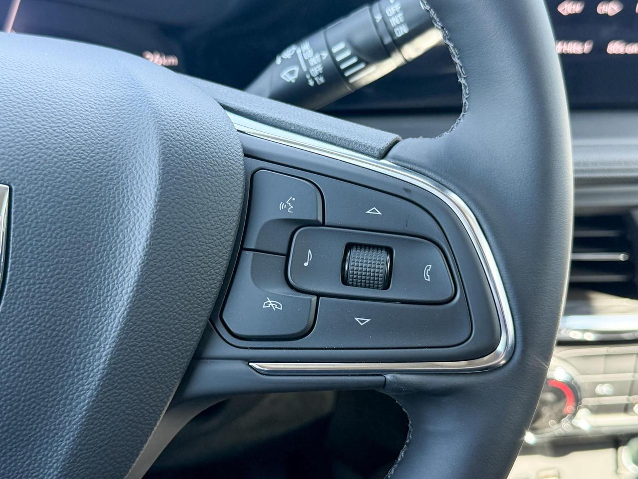 2025 Buick Encore GX Sport Touring 1.3L 3CYL WITH REMOTE START/ENTRY, HEATED SEATS, HEATED STEERING WHEEL, HD REAR VISION CAMERA, APPLE CARPLAY AND ANDROID AUTO Photo