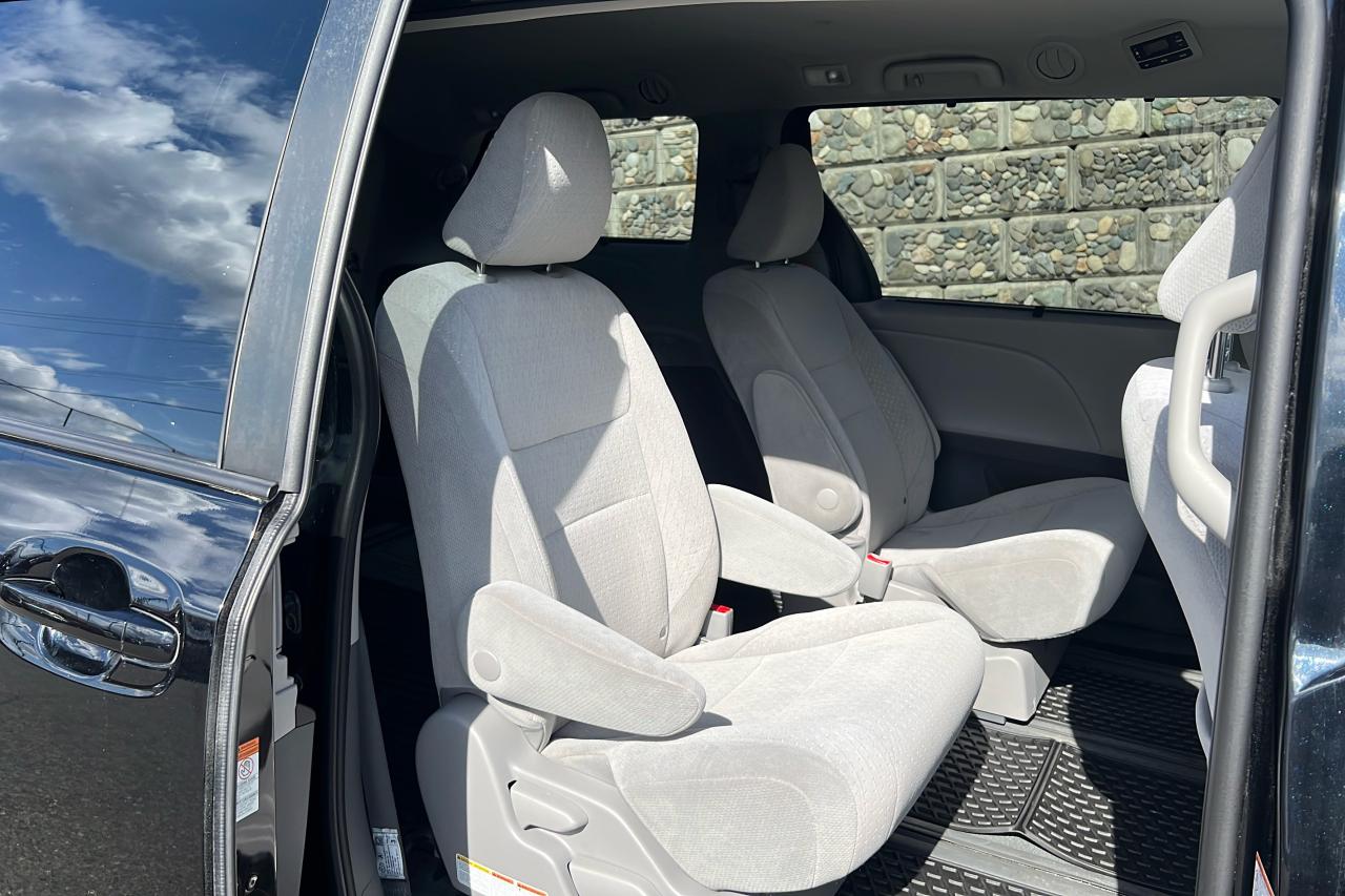 2020 Toyota Sienna LE AWD 7 PASS Photo