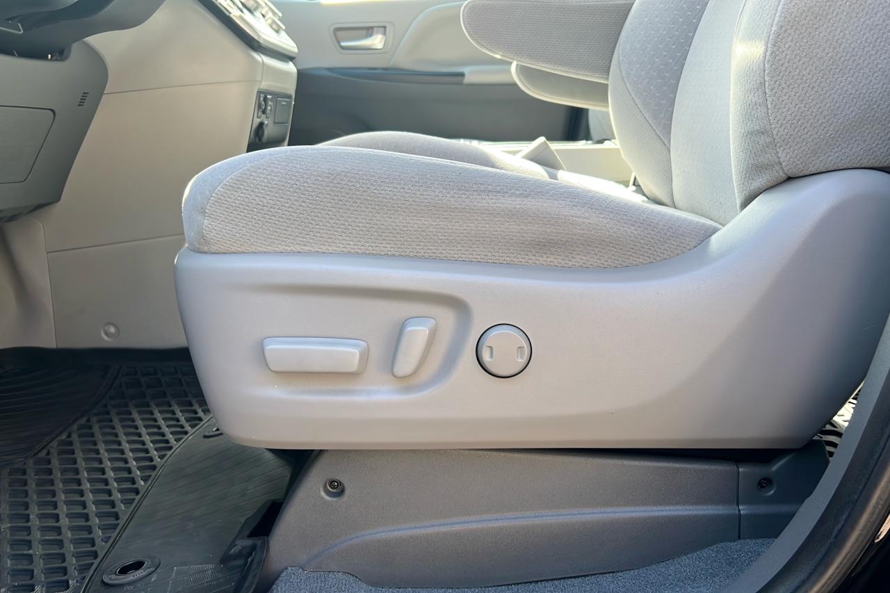 2020 Toyota Sienna LE AWD 7 PASS Photo