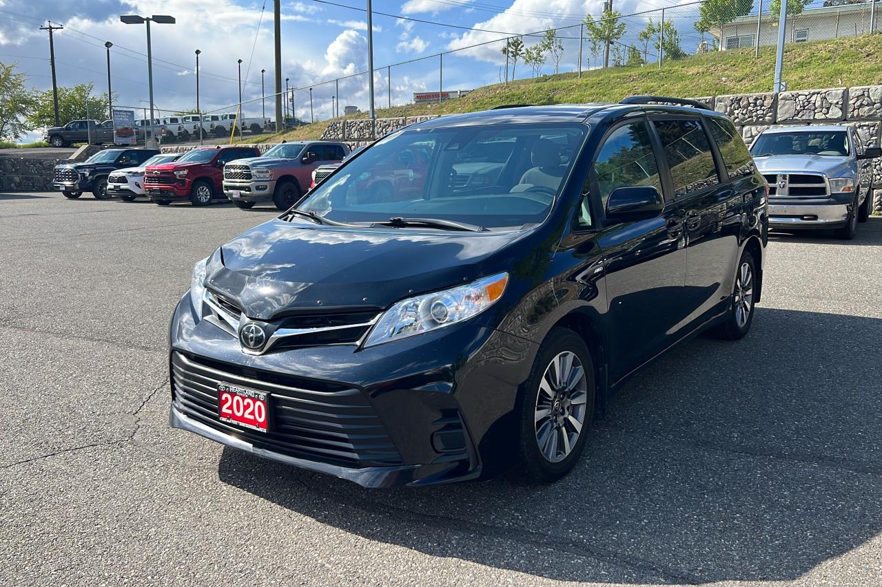 2020 Toyota Sienna LE AWD 7 PASS Photo2
