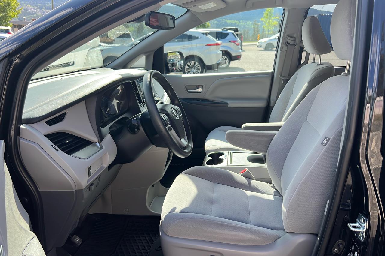 2020 Toyota Sienna LE AWD 7 PASS Photo
