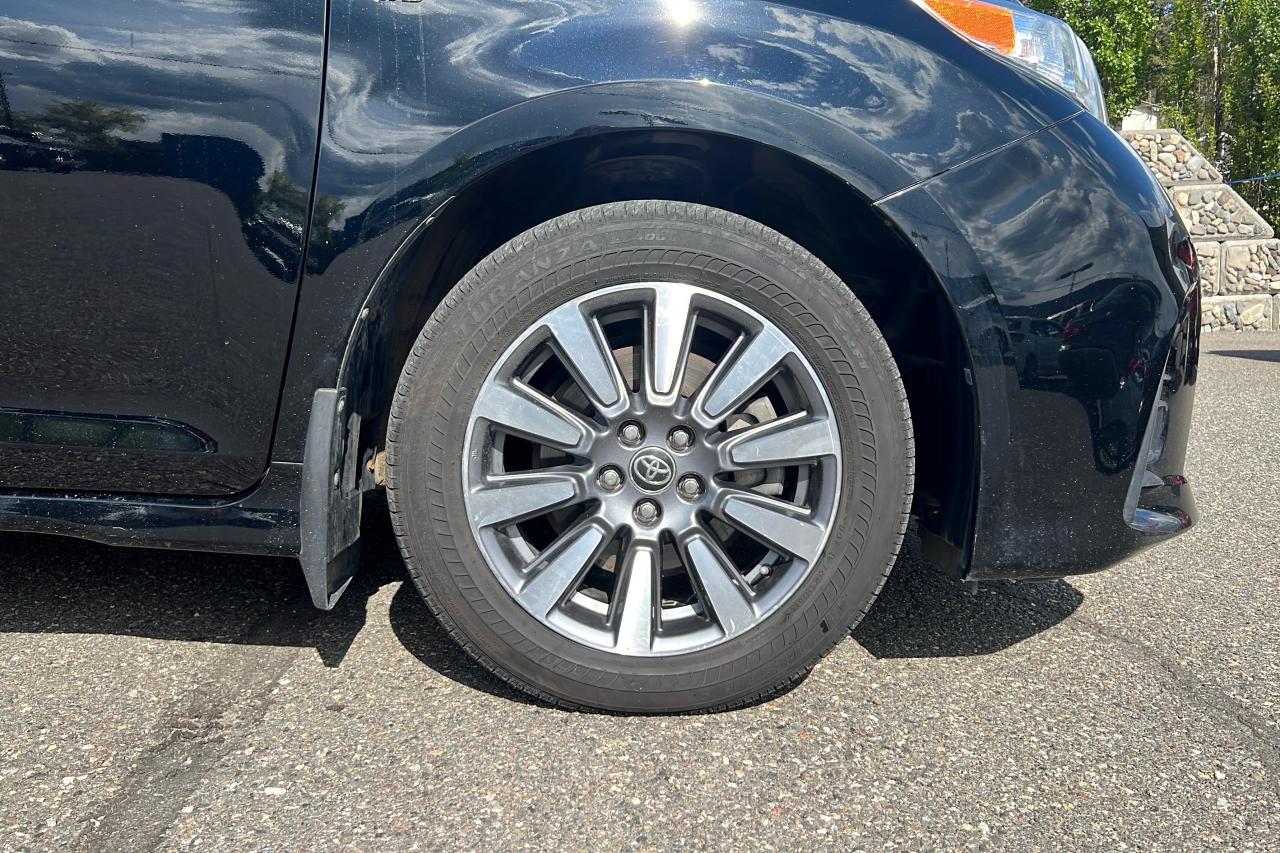 2020 Toyota Sienna LE AWD 7 PASS Photo