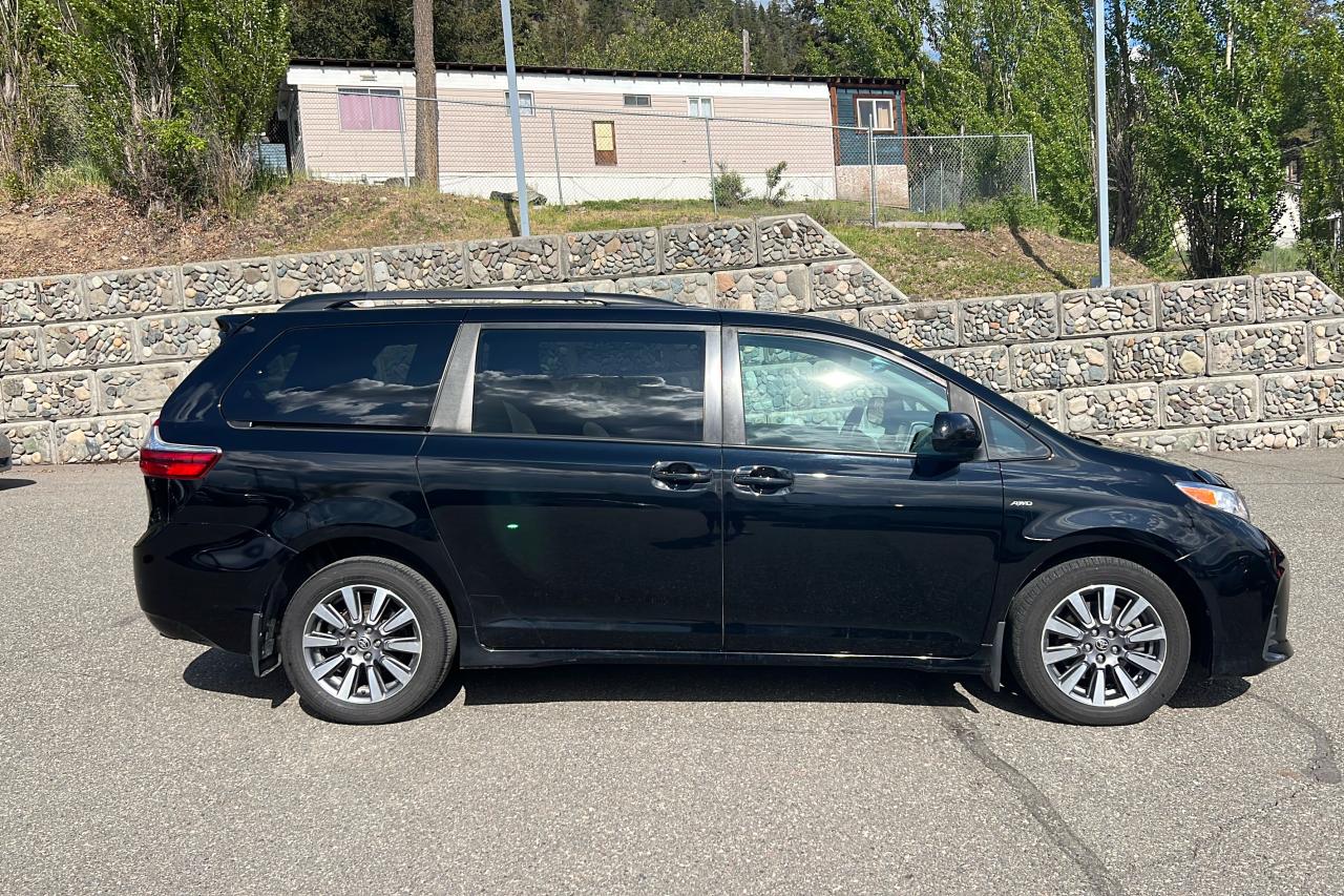 2020 Toyota Sienna LE AWD 7 PASS Photo