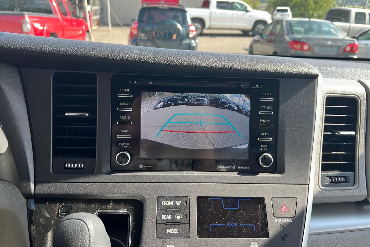 2020 Toyota Sienna LE AWD 7 PASS Photo