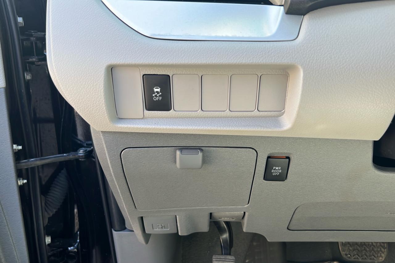 2020 Toyota Sienna LE AWD 7 PASS Photo