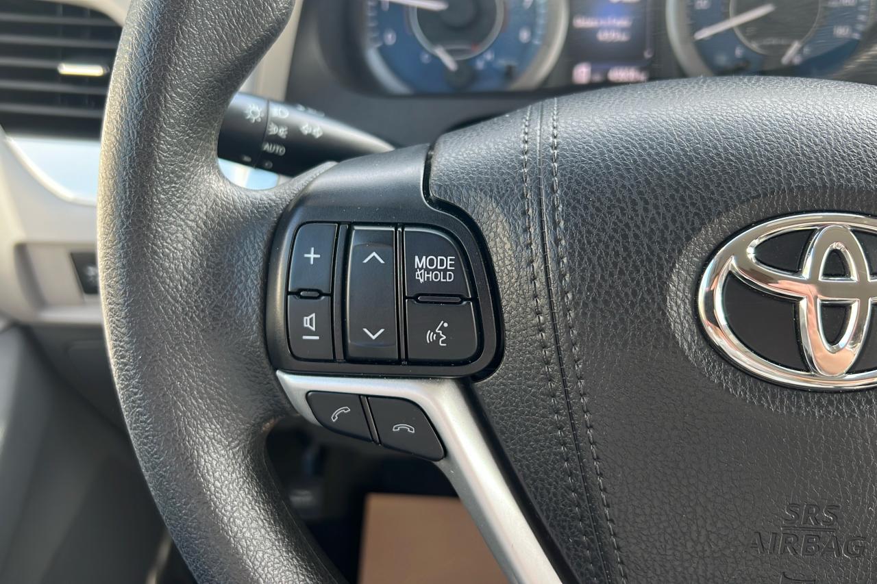 2020 Toyota Sienna LE AWD 7 PASS Photo