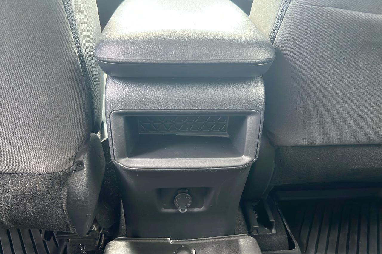 2020 Toyota RAV4 LE Photo