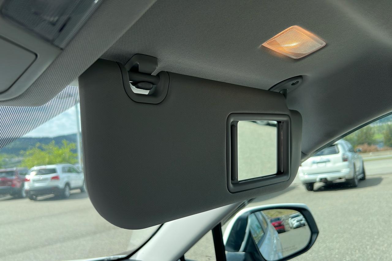 2020 Toyota RAV4 LE Photo