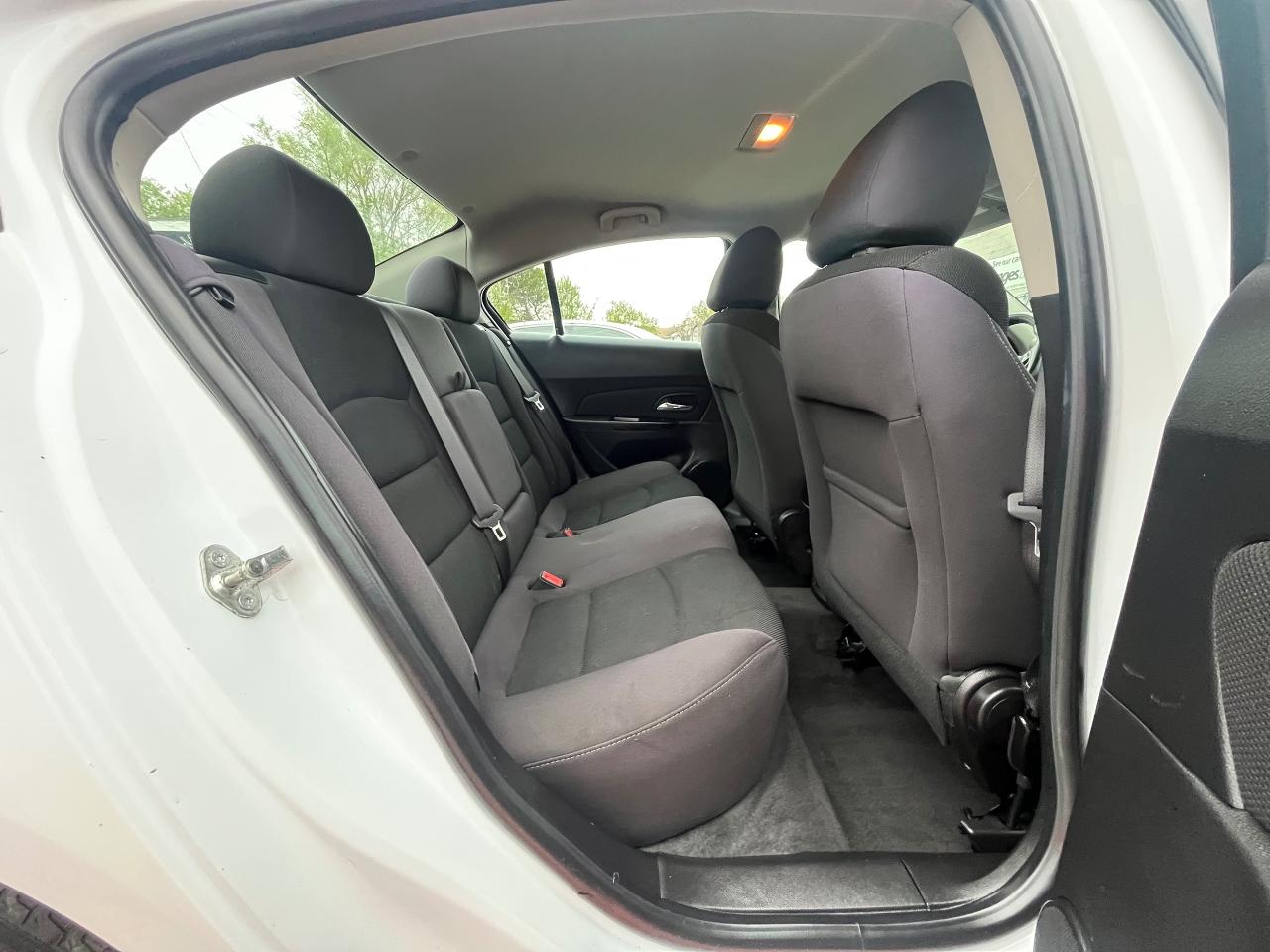 2014 Chevrolet Cruze 1LT- - Photo #14